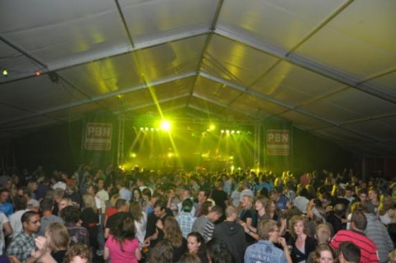 Volle tent @ espel